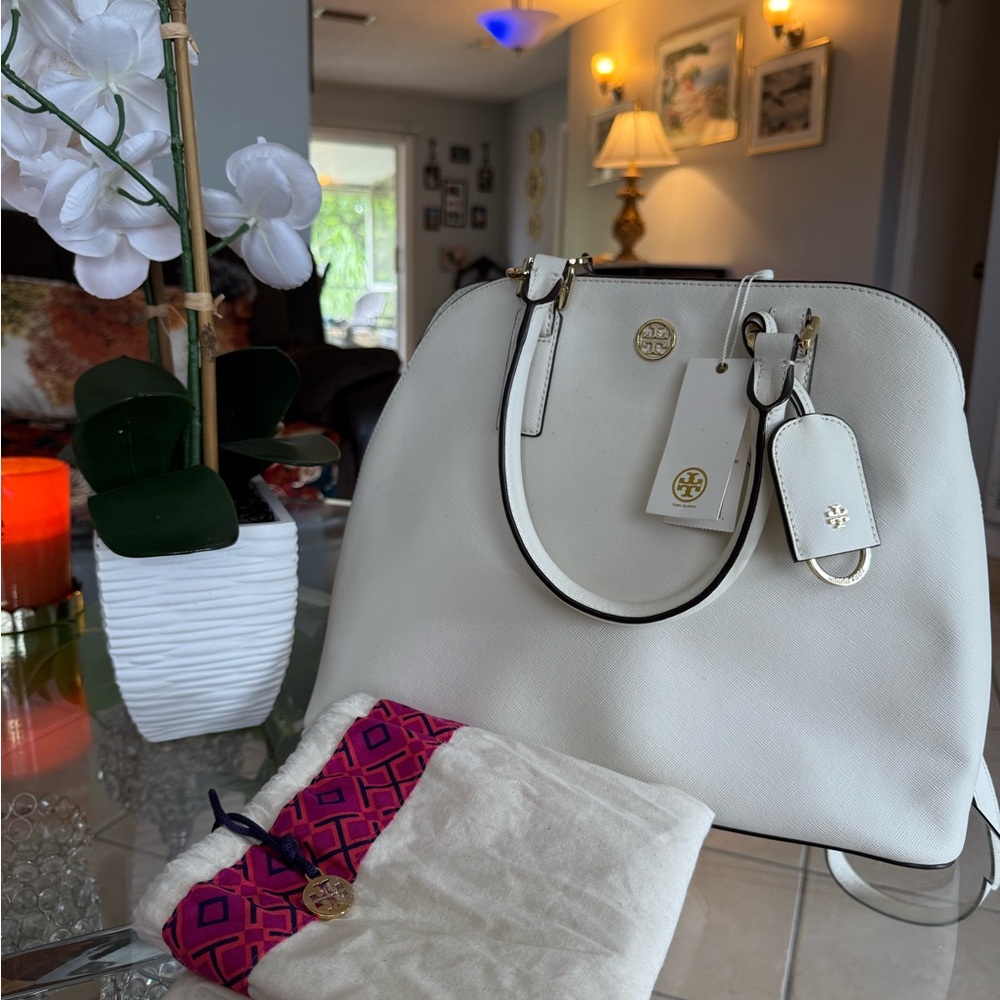Tory Burch Cream Satchel Bag. With tag 🏷️ and dust bag. New never used.